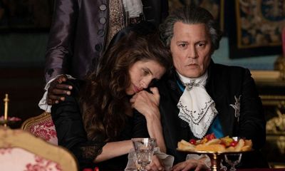 Jeanne du Barry review – Cannes kicks off with Johnny Depp’s purring and peculiar royal dandy
