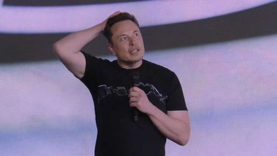 Elon Musk Changes His Mind About Advertising, Says Tesla Will Try it