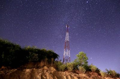 Weird New Study Claims Aliens Could Pick Up Earth Cell Phone Signals