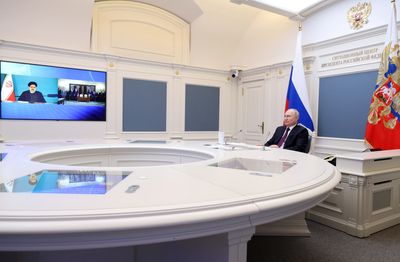 Russia and Iran sign rail deal for corridor intended to rival Suez Canal