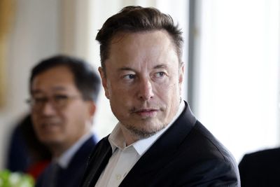 Elon Musk warns Tesla faces challenging next 12 months as banks “on their way to the cemetery” pull loan financing