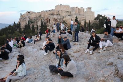 As Greek elections loom, parties vie for votes of 'lost generation'