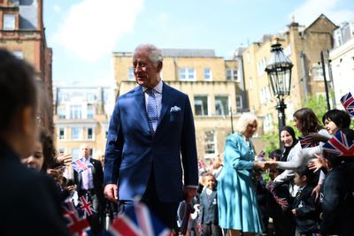 King and Queen meet old friends and new in London’s Covent Garden