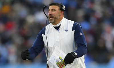 Mike Vrabel put the Titans through a hilariously brutal weighted sled workout