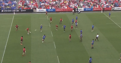 World Cup star lands mammoth drop goal from halfway line