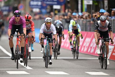 Mark Cavendish goes close in Giro d'Italia as Astana Qazaqstan unite again