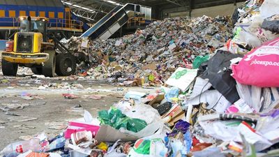 Environment Minister Tanya Plibersek grants exemption for some household plastic waste to be exported