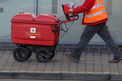 Royal Mail slumps to loss of more than £1bn after year of strikes