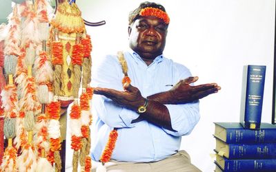 Yunupingu honoured as a giant with a vision for justice