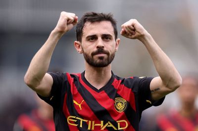 Transfer rumours: Man Utd ‘agree terms’ with Napoli defender and PSG target Man City star Bernardo Silva