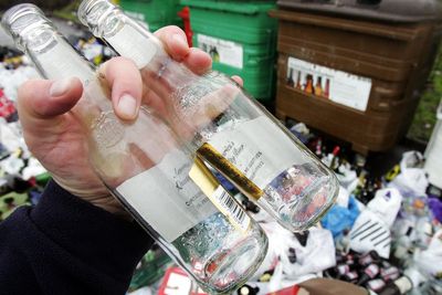 Sunak urged to ‘step up’ and include glass in deposit return scheme