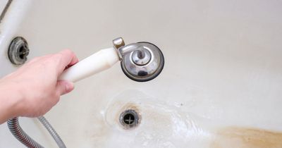 Woman 'embarrassed' by stubborn bath stains finds £1 trick to melt them away