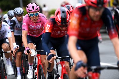 Giro d'Italia Live: German Nico Denz wins stage 12 as Geraint Thomas defends GC lead; 'I'm from Isle of Man, we're used to this weather', says Mark Cavendish; Adam Hansen defends ill riders quitting