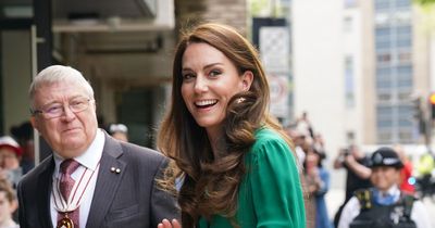 Kate Middleton arrives at centre to meet pupils at charity