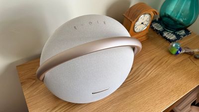 Harman Kardon Onyx 8 Bluetooth Speaker review: The weird sound Planetoid