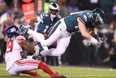 Dallas Goedert working with Eagles wide receivers to help refine his route running