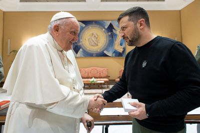Pope hopes to send peace envoys to Kyiv, Moscow - report