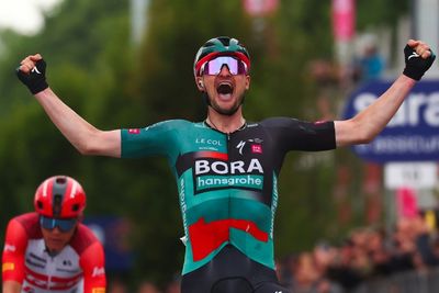 Denz wins from Giro breakaway as Crans Montana looms