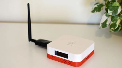 Raspberry Pi Travel Router Takes Wi-Fi on the Go