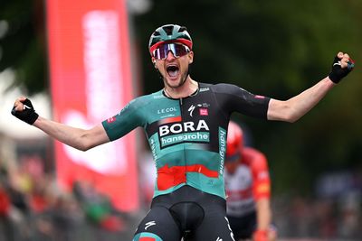 Giro d'Italia: Nico Denz powers to breakaway-sprint victory on stage 12