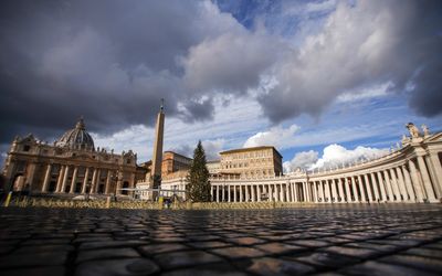 Car rams through Vatican gate, man arrested