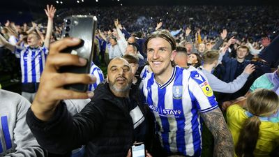Sheffield Wednesday make League One playoff final after dramatic four-goal comeback against Peterborough