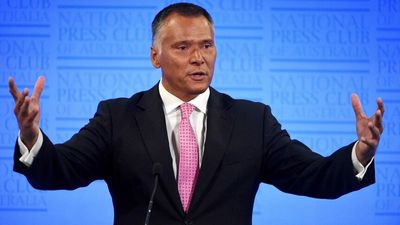 Stan Grant steps away from Q+A citing 'relentless' racial abuse, accuses ABC of 'institutional failure' over coronation coverage backlash