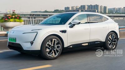 Avatr 11 Is 570-HP Electric SUV From China With Huawei Software And Motors