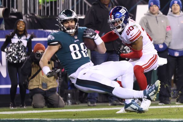 James Bradberry credits the NovaCare Complex food for his re-signing with  Eagles