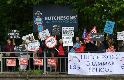 Anas Sarwar 'joins striking teachers' at his children's private school