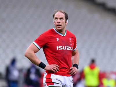 Wales great Alun Wyn Jones announces international retirement