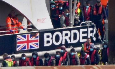 BBC asks author of controversial race report to assess migration coverage