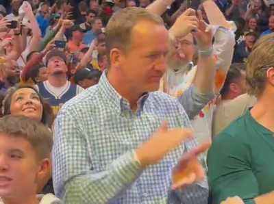 Peyton Manning had the weirdest sideline look after Lakers-Nuggets, and fans had jokes