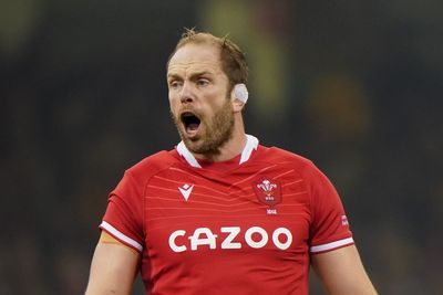 Warren Gatland hails ‘incredibly special’ Alun Wyn Jones after Wales retirement