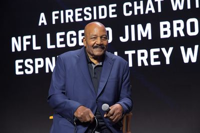 Jim Brown, the first African-American UFC commentator and Pro Football Hall of Famer, dead at 87