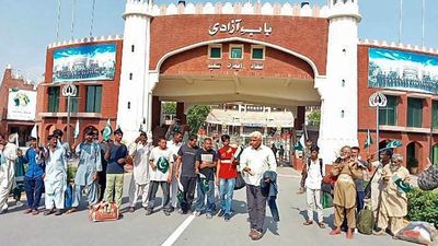 India repatriates 22 Pakistani prisoners after completion of jail terms