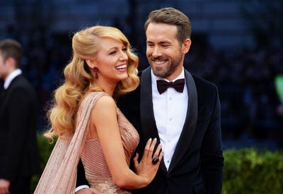 Blake Lively and Ryan Reynolds have gone seductively dark in their living space – and designers say we should do the same