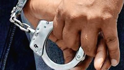 Delhi Police arrests two men for forging ministries' letters