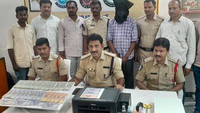 Palamaner tea vendor turns to printing fake notes to make easy money; held