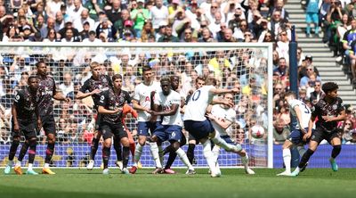 WATCH: Harry Kane's rocket free-kick gives Tottenham the lead vs Brentford