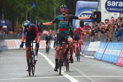 Denz wins second stage as Thomas loses pink jersey at Giro d'Italia