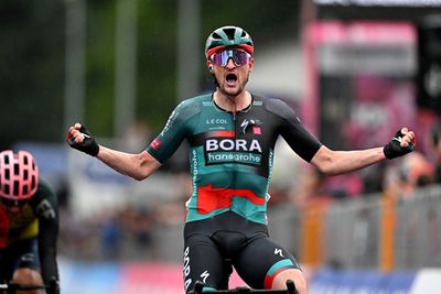 Geraint Thomas gives away pink as Nico Denz wins second Giro d'Italia stage in three days