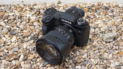 Fujifilm X-H2 review: the best of both worlds?