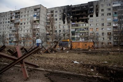 Kyiv: Ukrainian troops have partly encircled Bakhmut, still control part of city