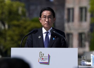 At G7, Japanese PM pledges ‘unwavering solidarity’ with Ukraine