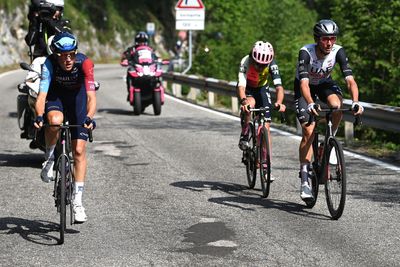 As it happened: McNulty wins Giro d'Italia stage 15 after thrilling breakaway battle