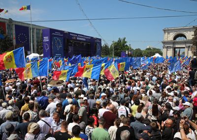 Pro-government rally in Moldovan capital draws tens of thousands