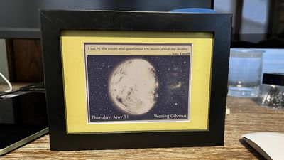 Raspberry Pi Moon Calendar Shows Lunar Cycle With e-Ink Display