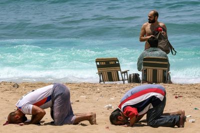 Lebanon bathing suit row triggers women-led beach protest