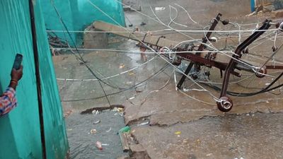 Heavy wind, rain throw life out of gear in Hindupur